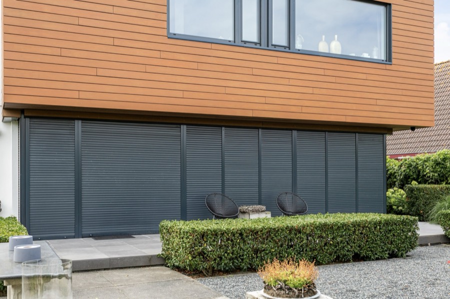 Rolluiken gemonteerd aan een woning in Willemstad, WNDW rolluiken