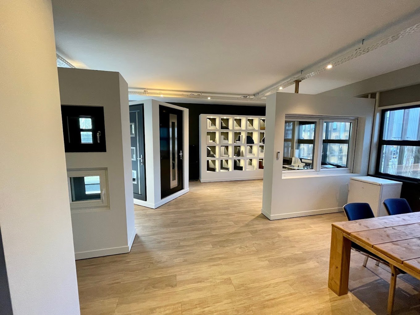 WNDW showroom, kozijnen en ramen op locatie